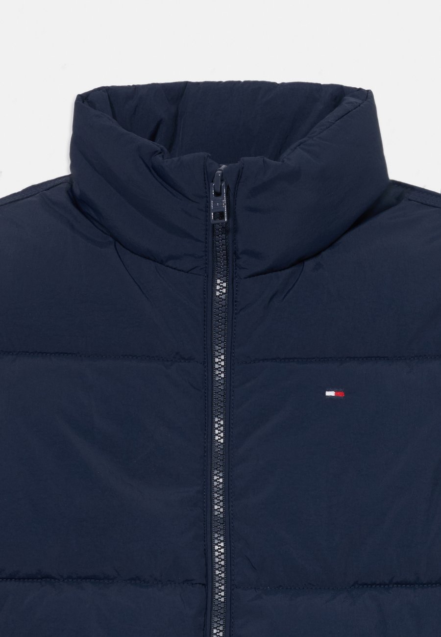 Зимняя куртка Tommy Hilfiger FLAG PUFFER JACKET UNISEX, Dark Night Navy/Dark Blue — фото 3