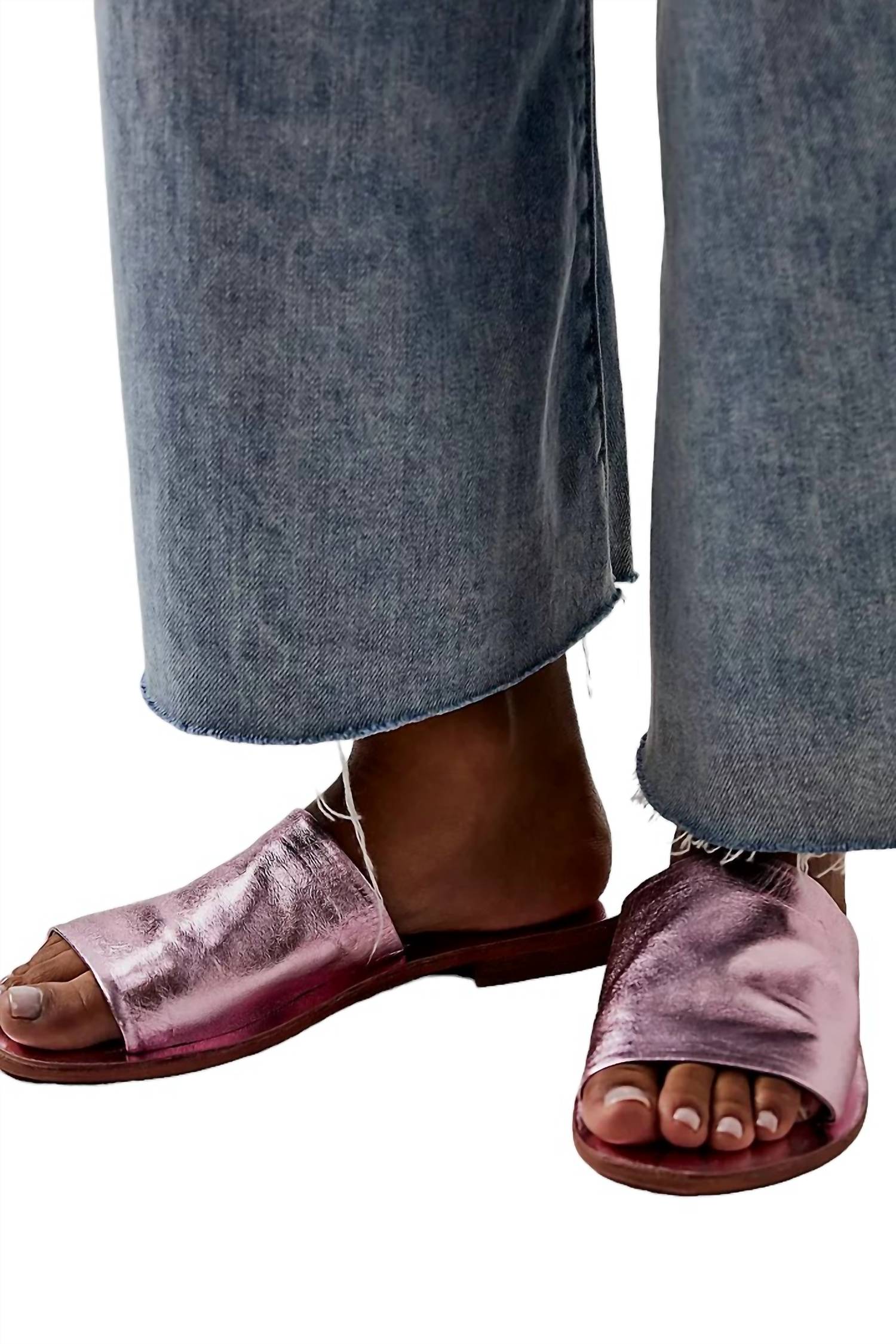 Женские босоножки Vicente Slide в цвете металлик-розовый Free People