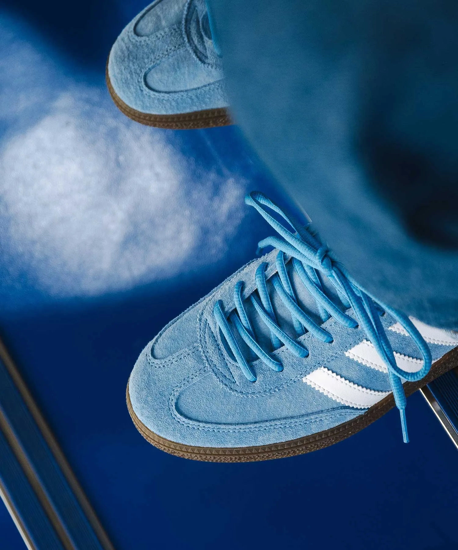 Кроссовки для мужчин и женщин из мягкой замши Handball Spezial adidas синие — фото 3