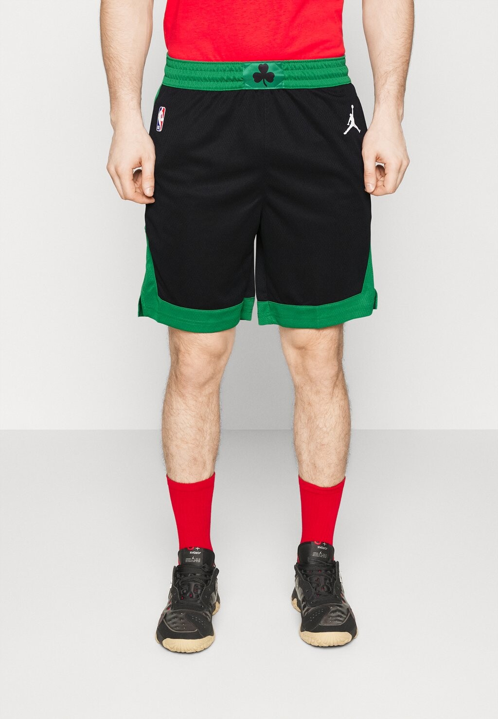 

Спортивные брюки Nike NBA BOSTON CELTICS SHORT, цвет Black/White