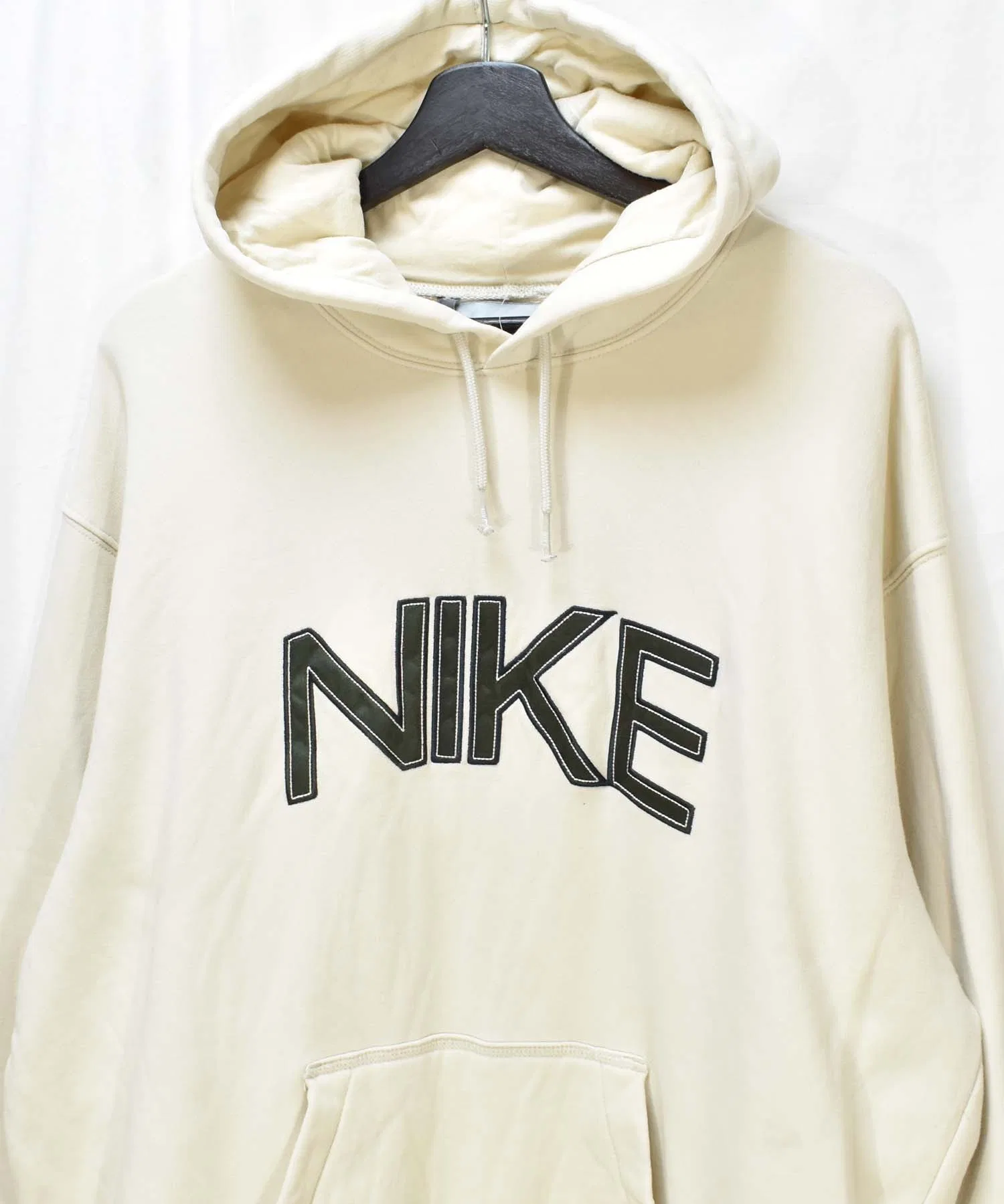 [Винтажная одежда] Толстовка с логотипом NIKE в стиле 2000-х — фото 3
