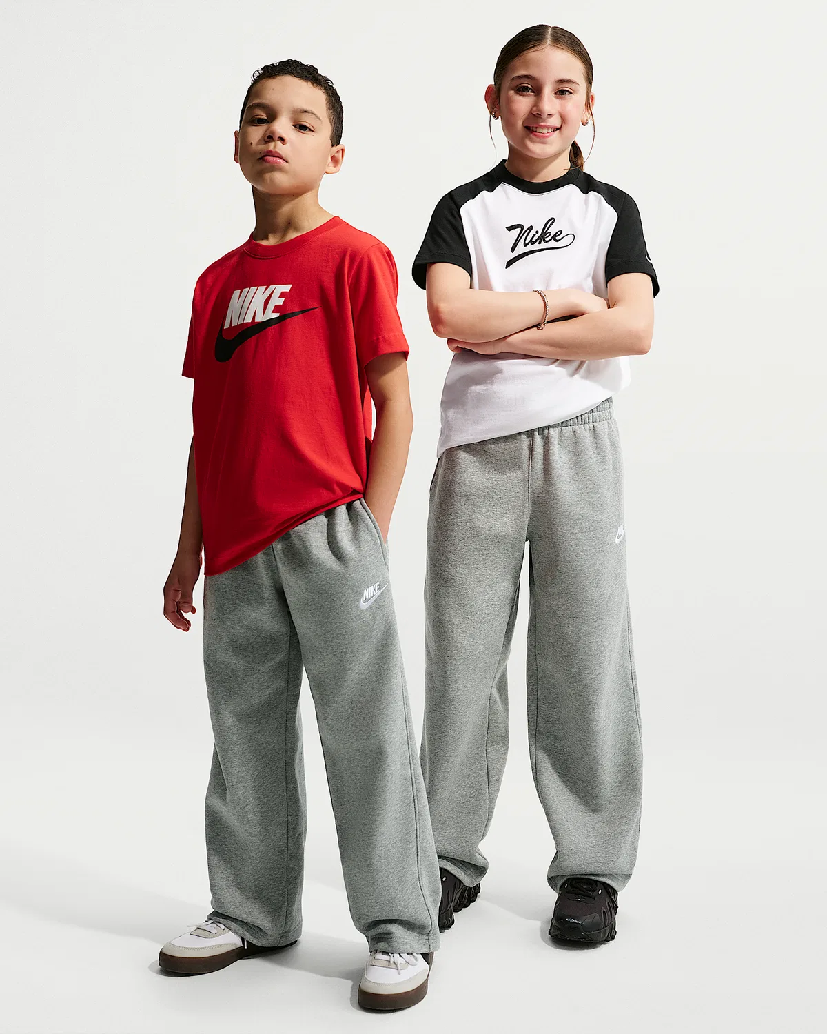 Детские свободные штаны с открытым низом Nike Sportswear, Dark Grey Heather/White