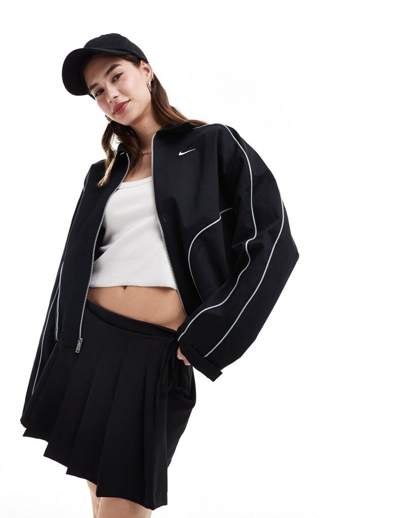 

Черная тканая спортивная куртка Nike