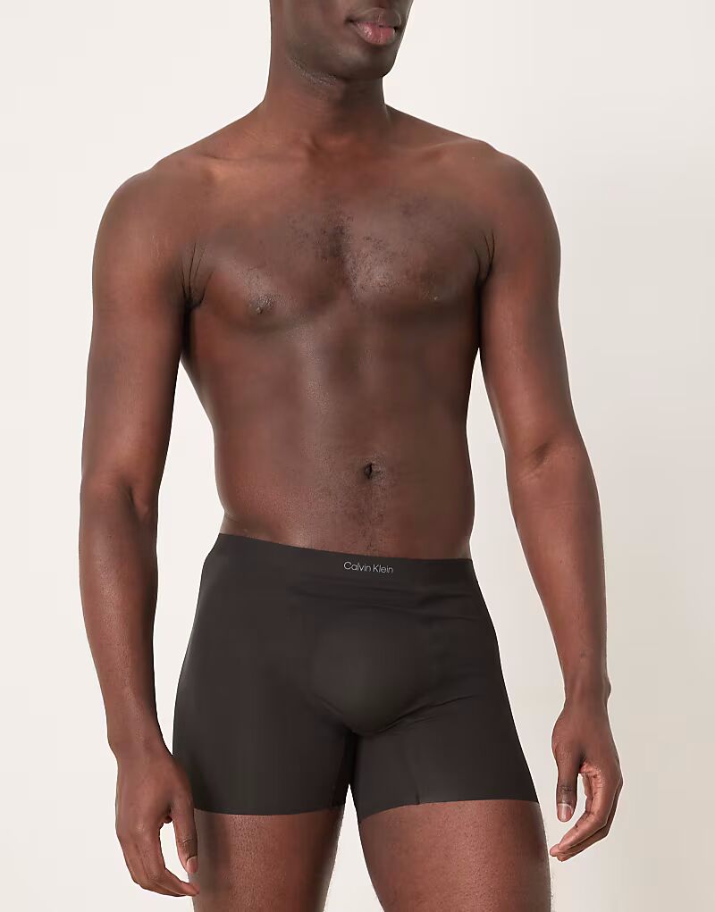 

Невидимые бесшовные боксеры Calvin Klein черного цвета