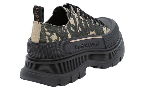 Кроссовки graffiti tread slick lace-up sneakers 'beige green black' Alexander Mcqueen, бежевый — фото 3
