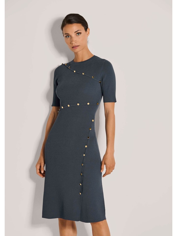 

MADELEINE Элегантное платье с декоративными пуговицами нежно-голубого цвета