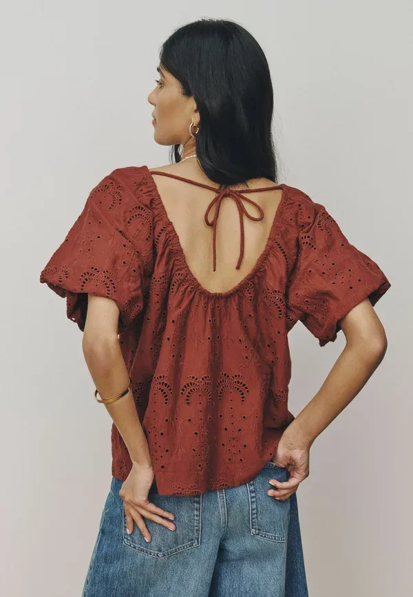 Блуза Petite fit broderie short sleeve crew neck top Next, ржавый