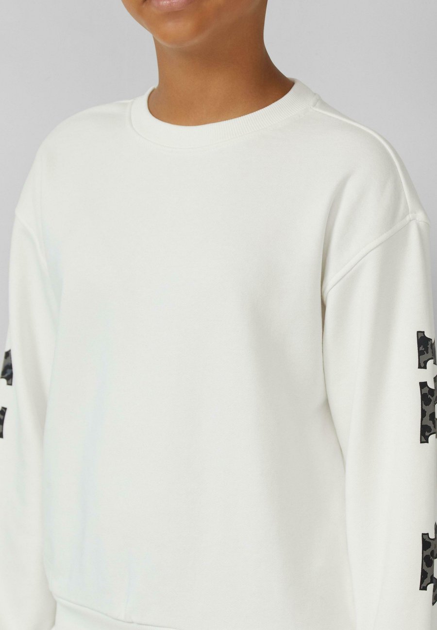 Толстовка s.Oliver MIT PRINT AUF ÄRMELN UND RÜCKEN, Creme/Off-White — фото 2