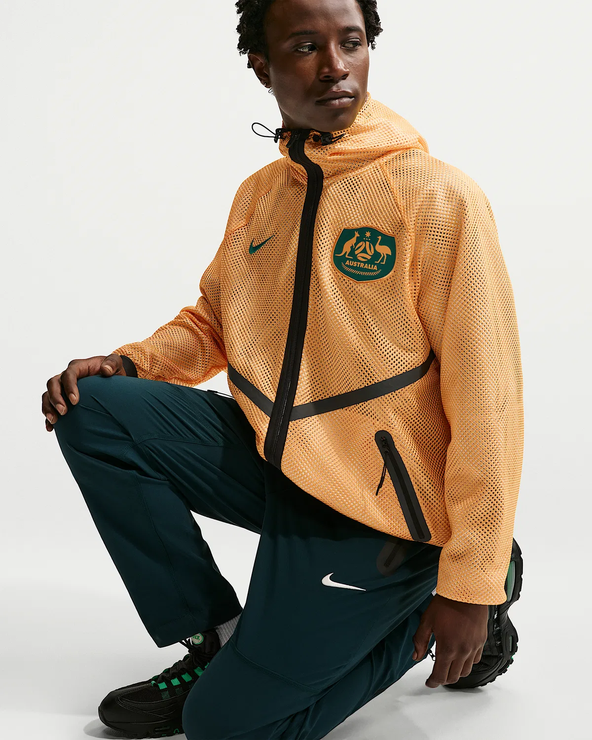 Мужская куртка Nike Dri-FIT Soccer Anthem Jacket Australia, Sport Gold/Sail/Mystic Green — фото 3