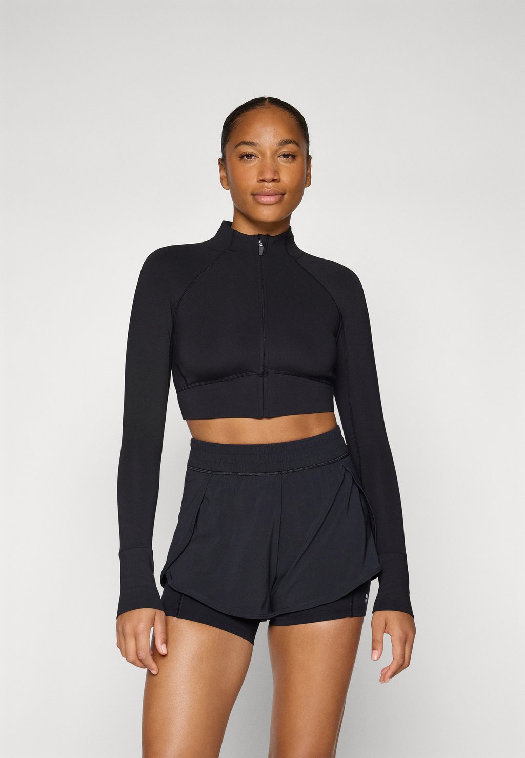 

Тренировочная куртка PURELUXE CROPPED JACKET Fabletics, черный