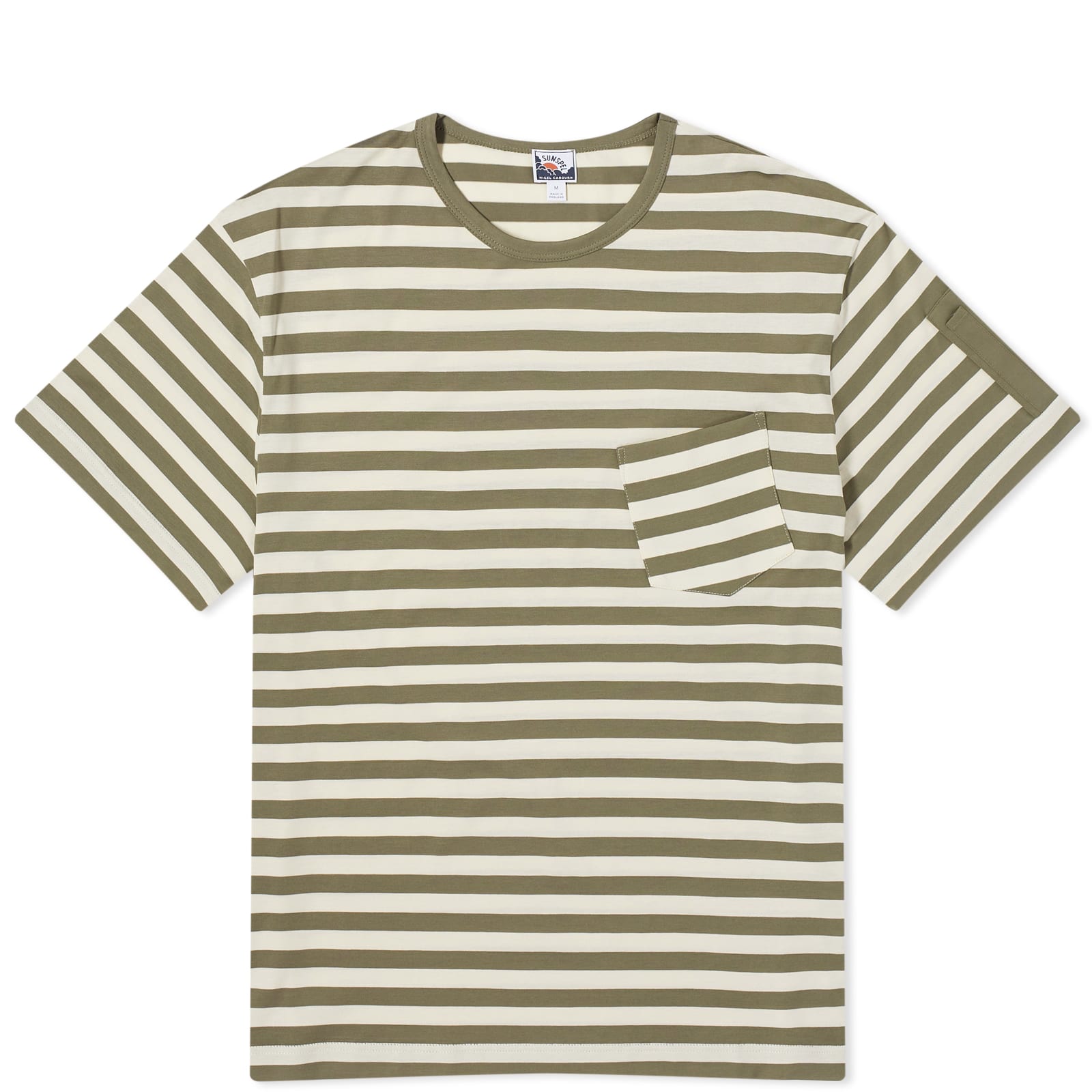 

Футболка Sunspel X Nigel Cabourn Stripe Pocket T-Shirt, цвет Army Green & Stone White Wide Stripe