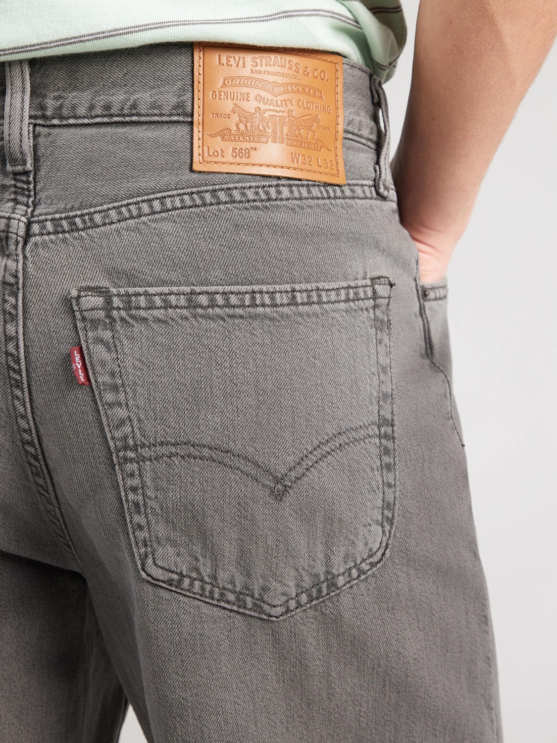 LEVI'S  Джинсы свободного кроя '568 LOOSE STRAIGHT' в сером дениме — фото 2