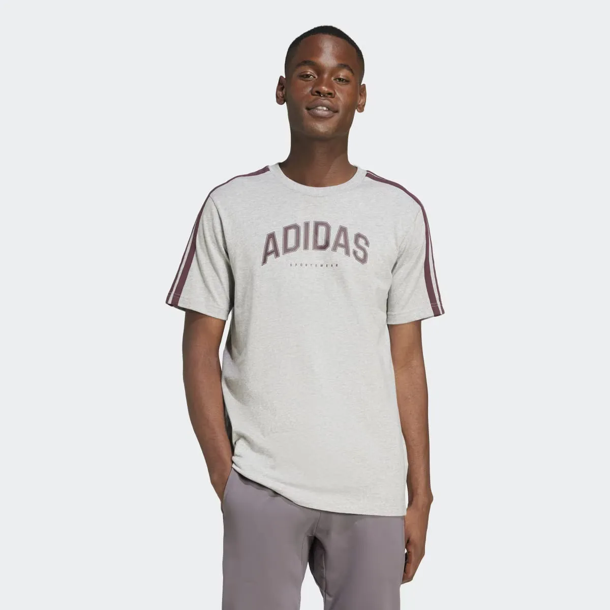 

Мужские коды Collegiate Linear Graphic Футболка Adidas, серый