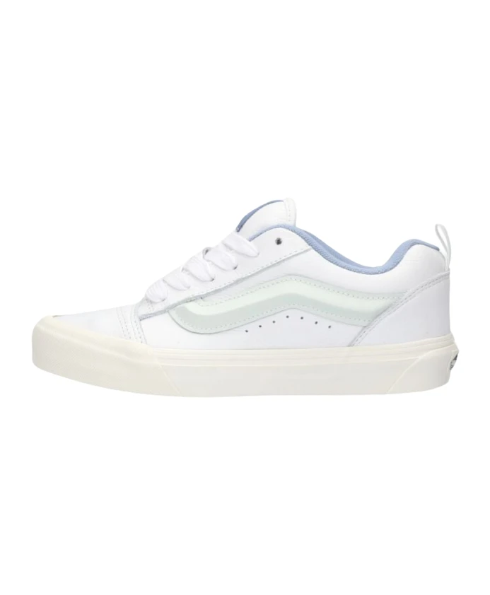 

Низкие кроссовки в модном стиле Vans, белый