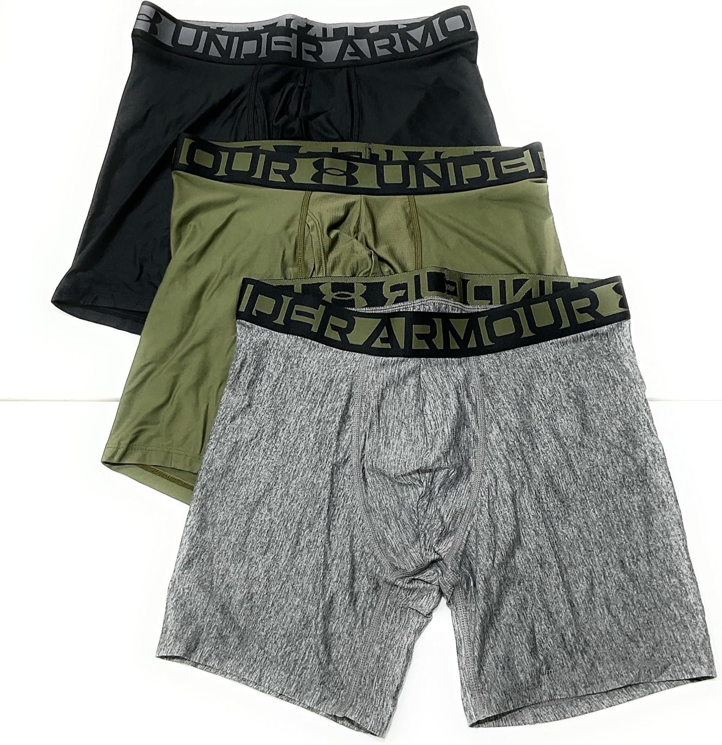 

Комплект из 3 пар трусов-боксеров Under Armour Essential Tech Boxerjock с длиной внутреннего шва 6 дюймов, Black/Green/Grey