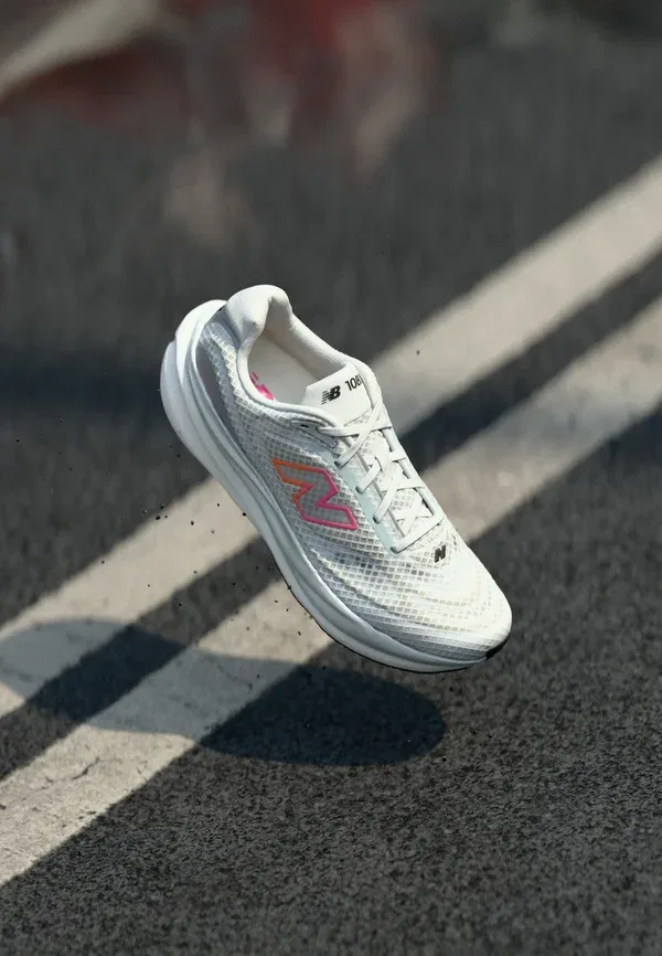 Кроссовки для бега по шоссе New Balance 1080V15, белый
