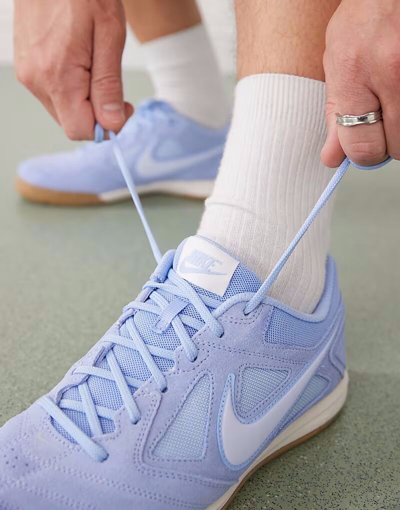 Кроссовки унисекс Gato LV8 синего цвета Nike — фото 4