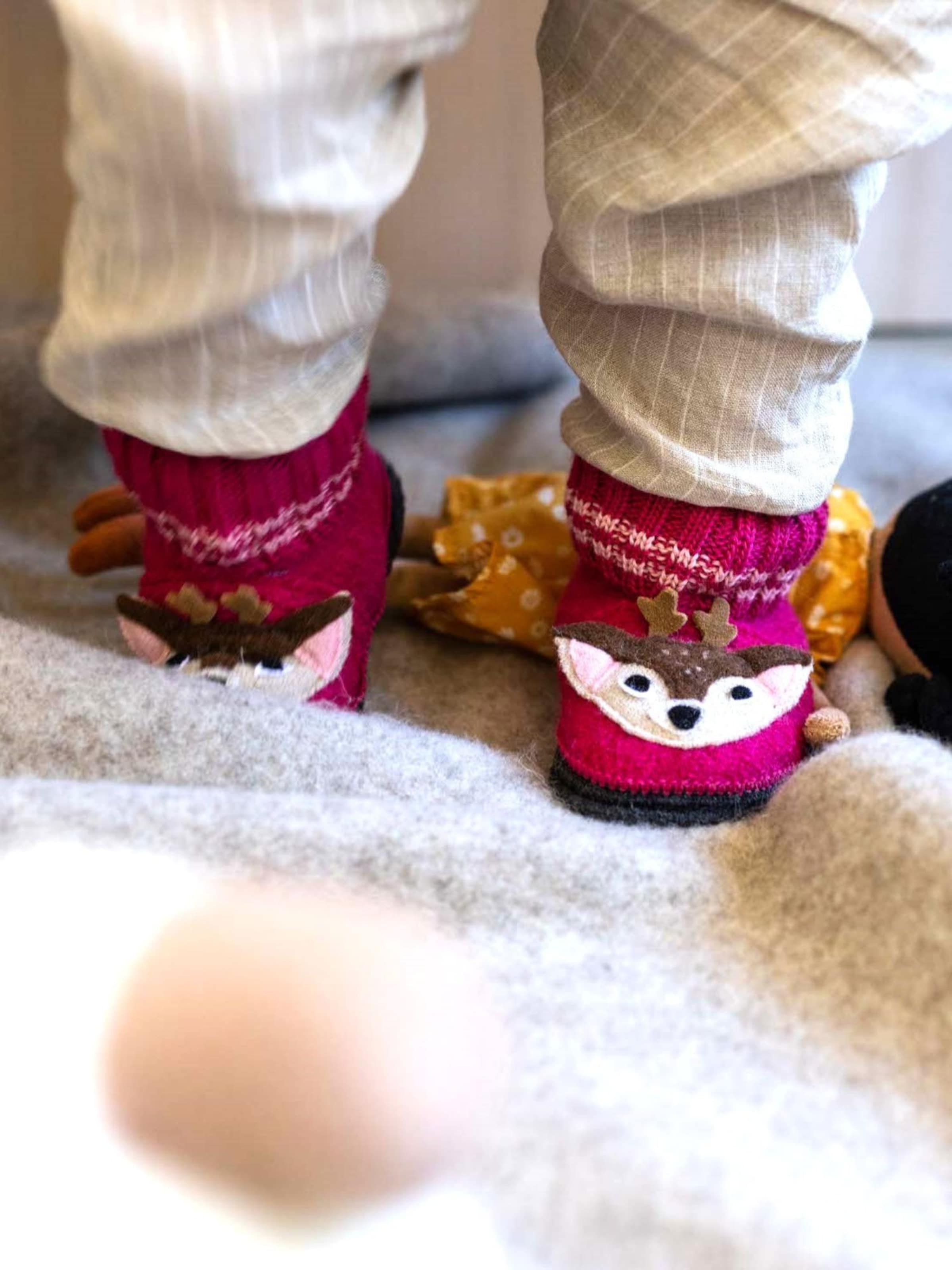 Kitz-pichler Тапочки 'Hüttenschuhe Kauns Appl. Reh' в цвете Raspberry — фото 2
