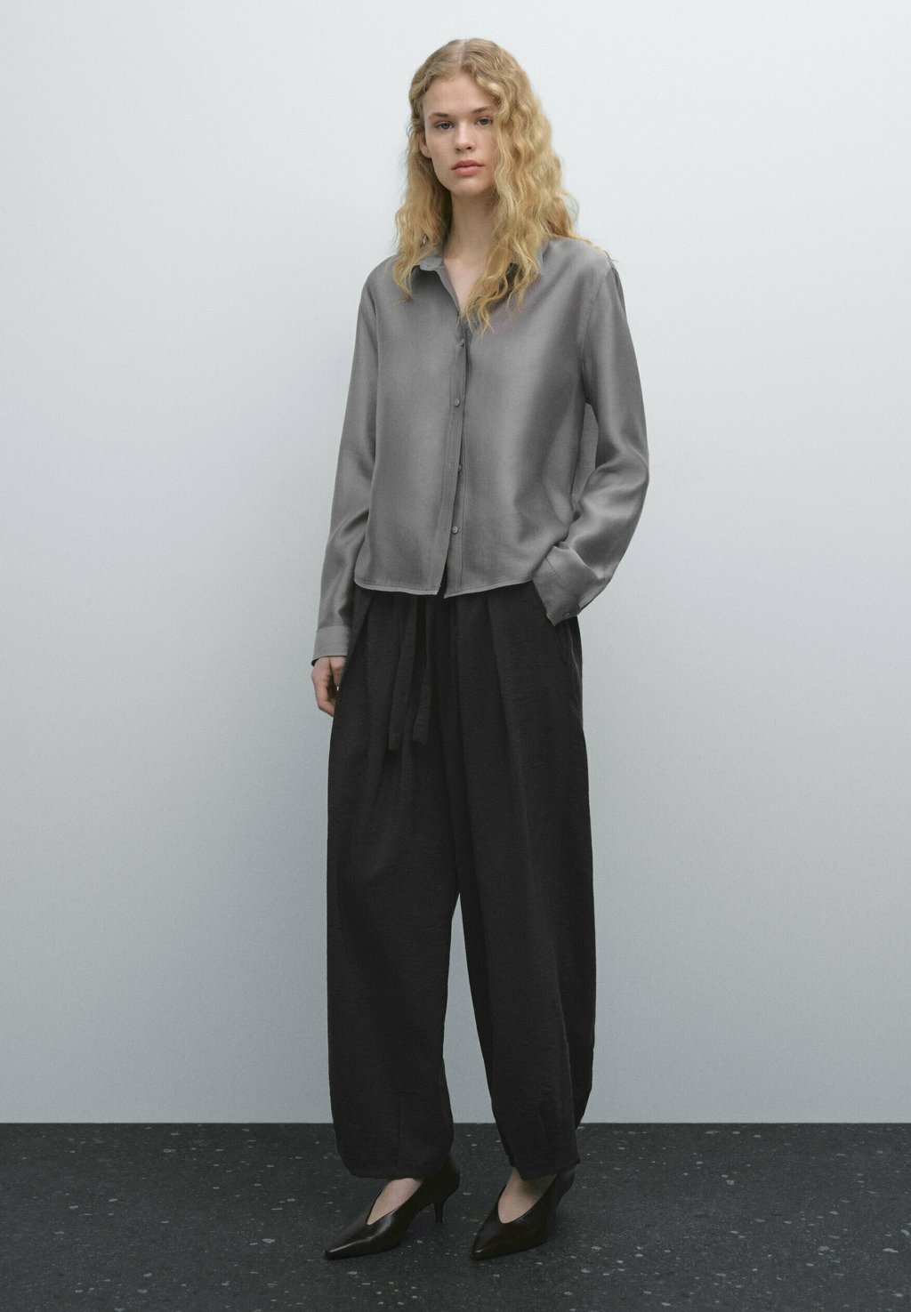 

Блузка на пуговицах FLOWING Massimo Dutti, серый