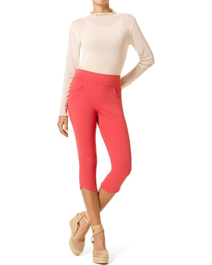 

Джинсы HUE Game Changing Denim Capri Leggings with Tulip Hem, цвет Cranberry
