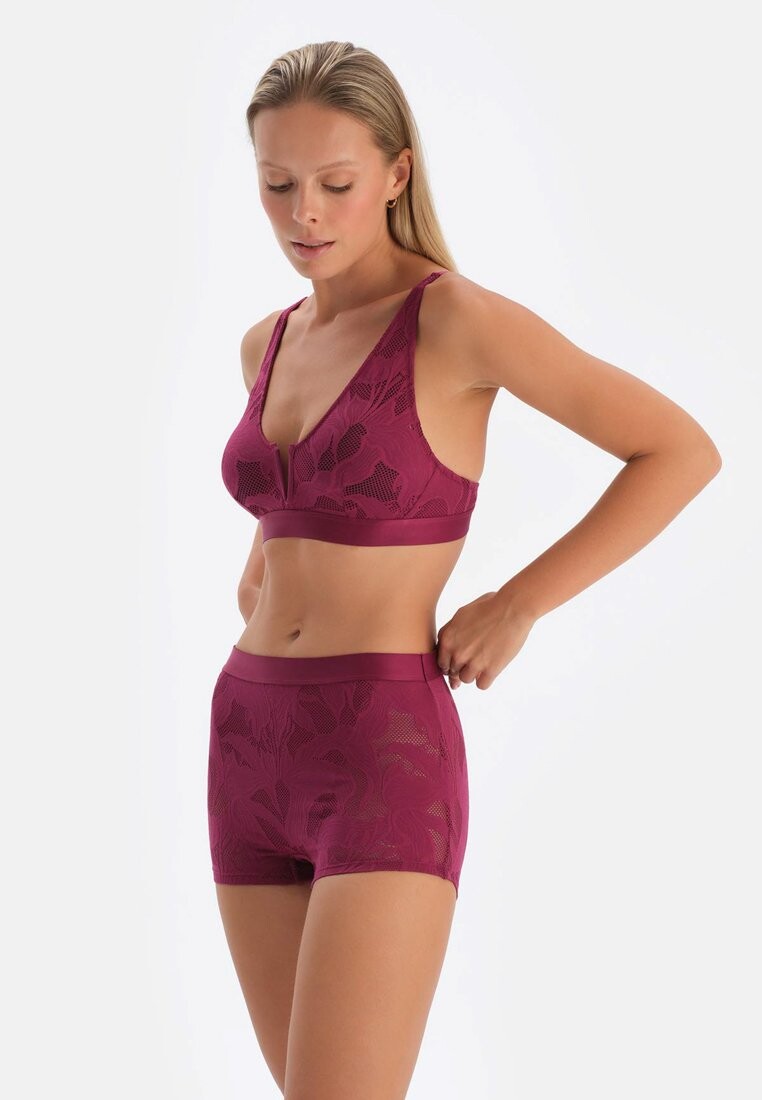 

Брюки FLORAL REGULAR WAIST DAGI, темно-фиолетовый