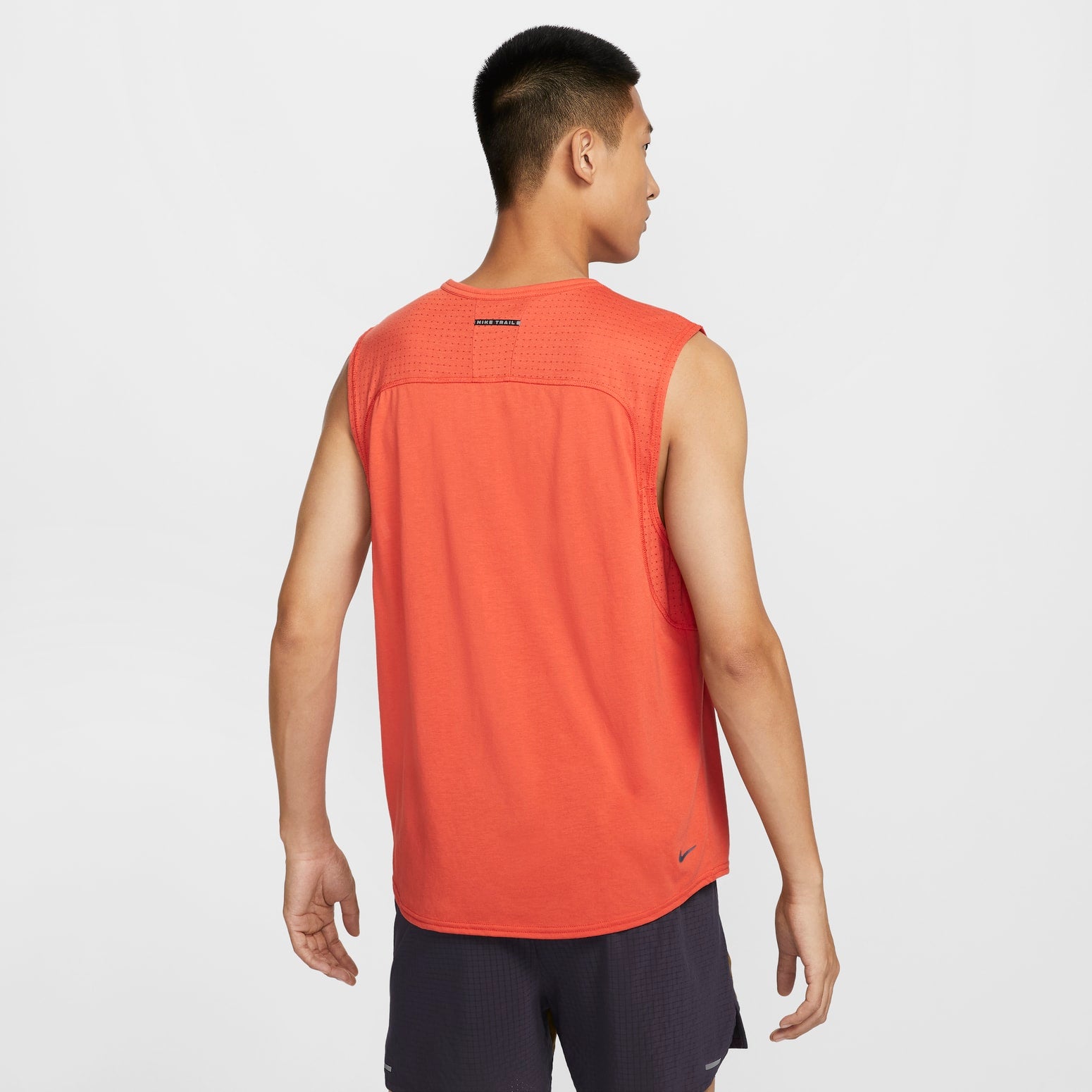 Спортивный топ Nike Solar Chase Dri-FIT Sleeveless Running Top 'Orange' FN3310-846, оранжевый — фото 2