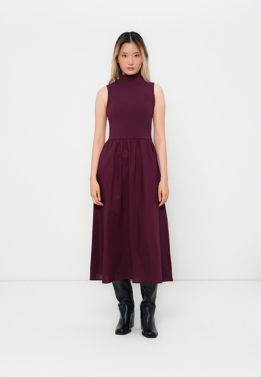 

Платье GAP MOCK NECK MIXED MEDIA, Tuscan Red/Red