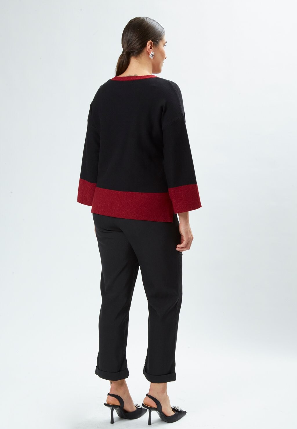 

Джемпер CONTRAST HEMS Maison Form'elle, черный