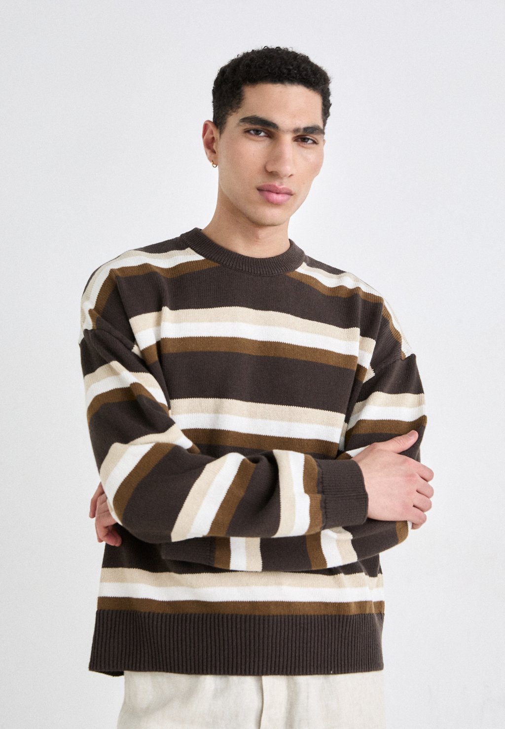 

Джемпер ROBIN OVERSIZED Weekday, коричневый