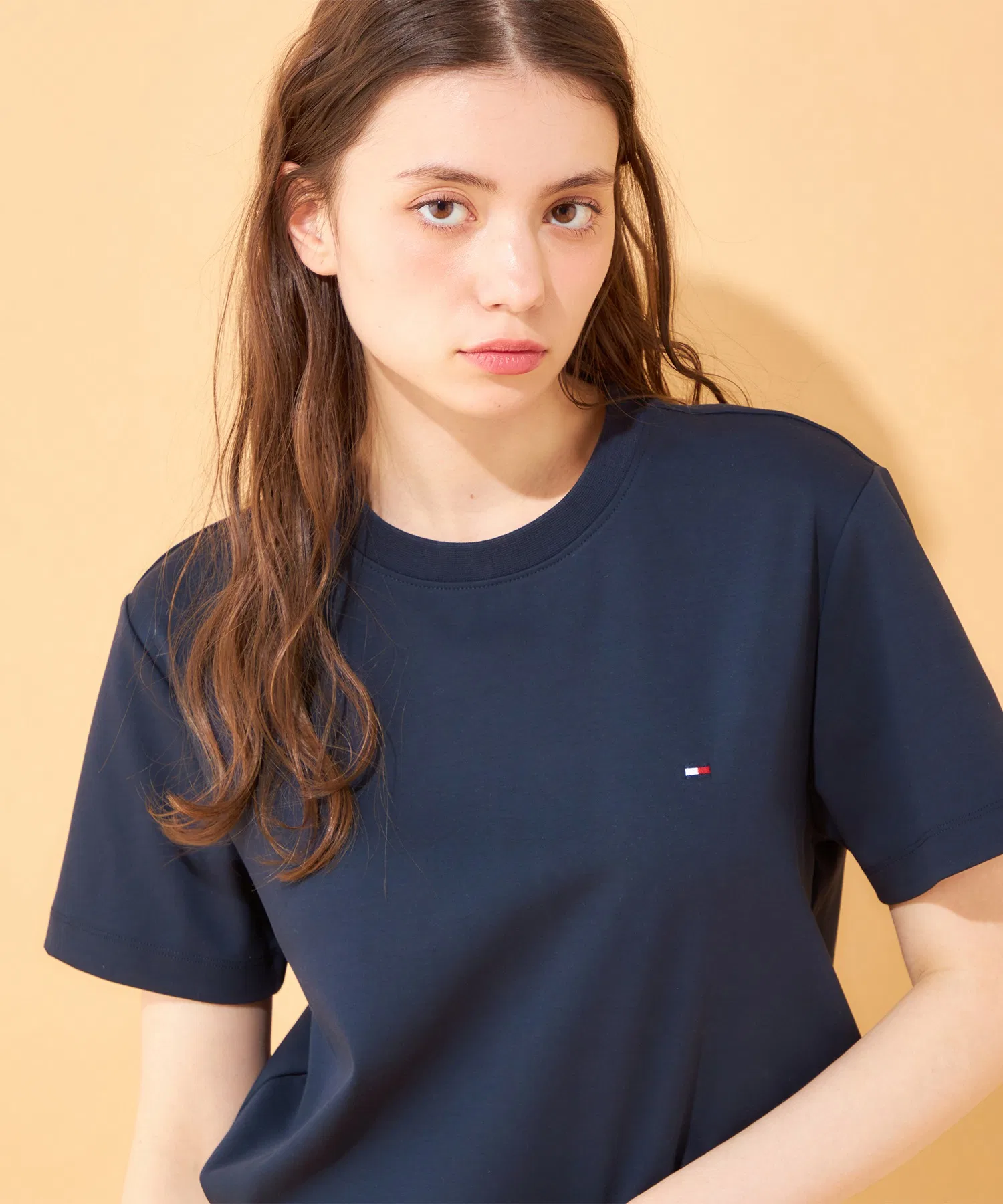 Унисекс футболка из хлопка Tommy Hilfiger с логотипом тёмно-синяя