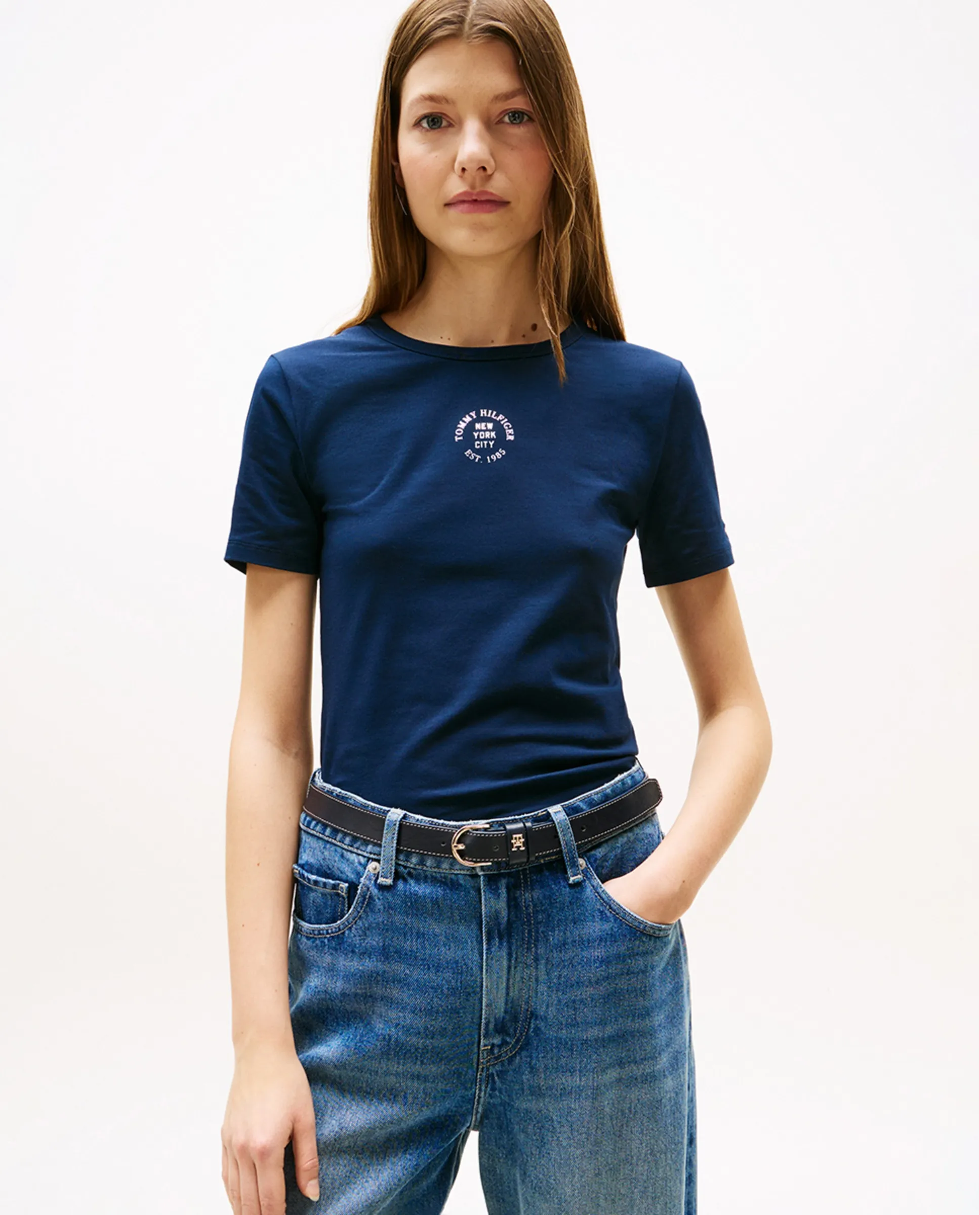 

Женская футболка с коротким рукавом и центральным логотипом Tommy Hilfiger, синий