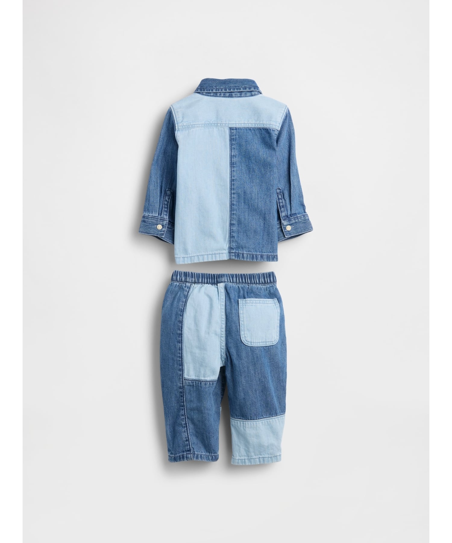 (К) Двухцветный джинсовый комплект одежды (для малышей) GAP, TRUE_INDIGO_COLORBLOCK — фото 2