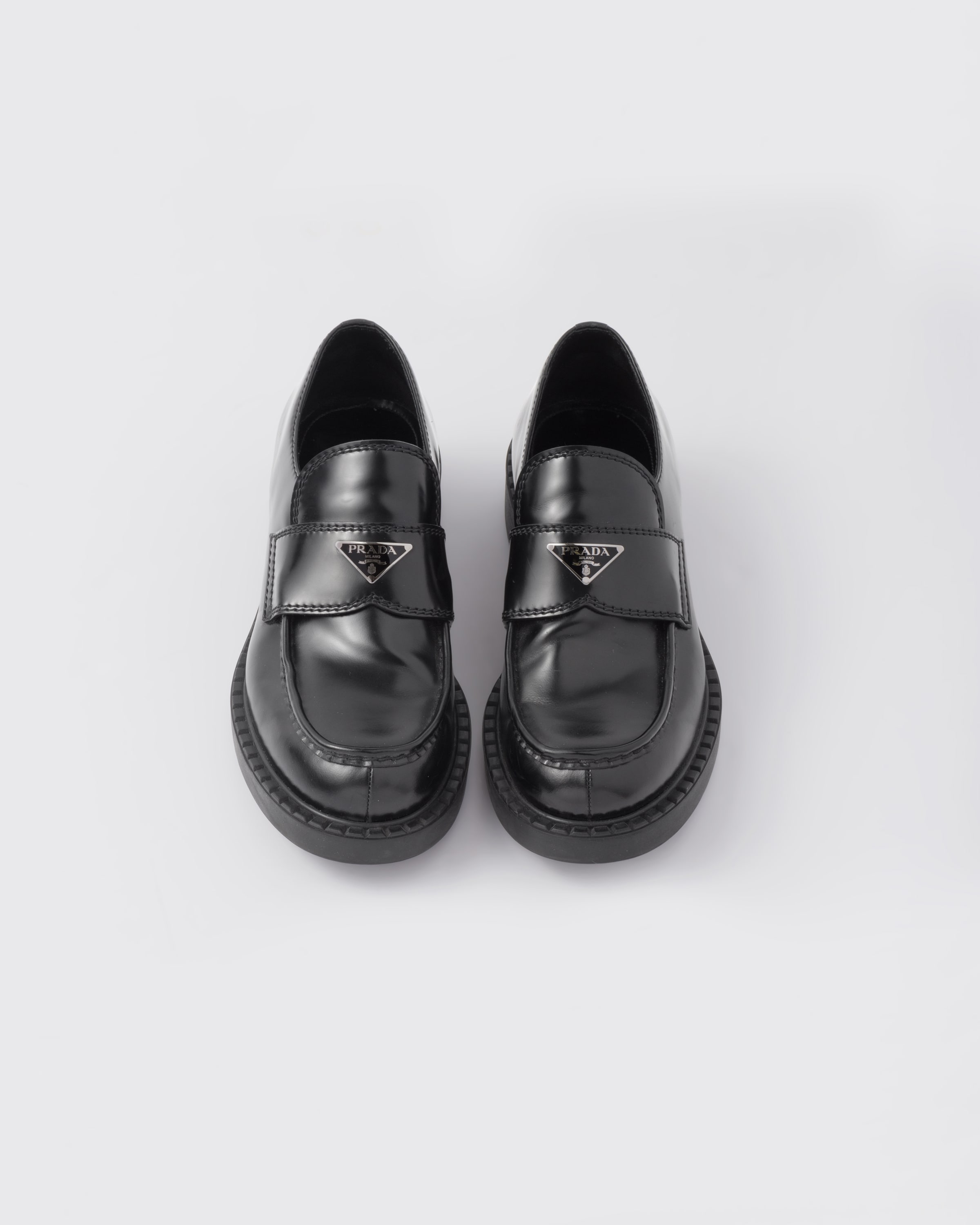 Лоферы из коричневой полированной кожи Prada, черный — фото 4