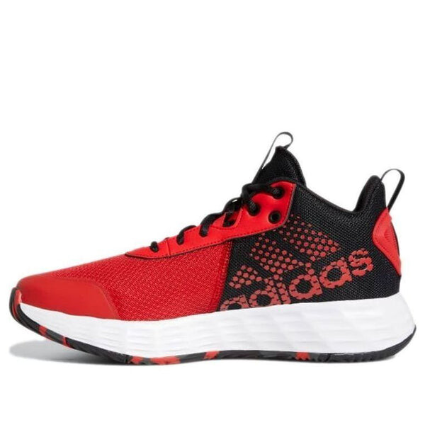 

Кроссовки владеют игрой Adidas, красный