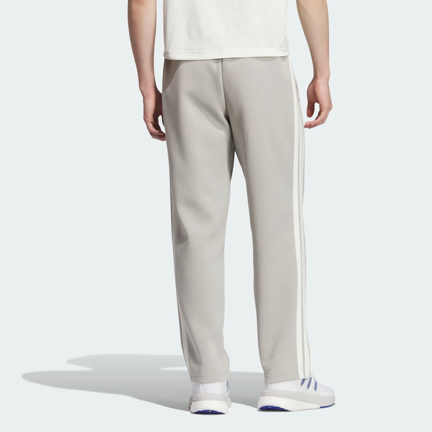 Мужские серые трикотажные спортивные брюки Modern Sport от Adidas — фото 2