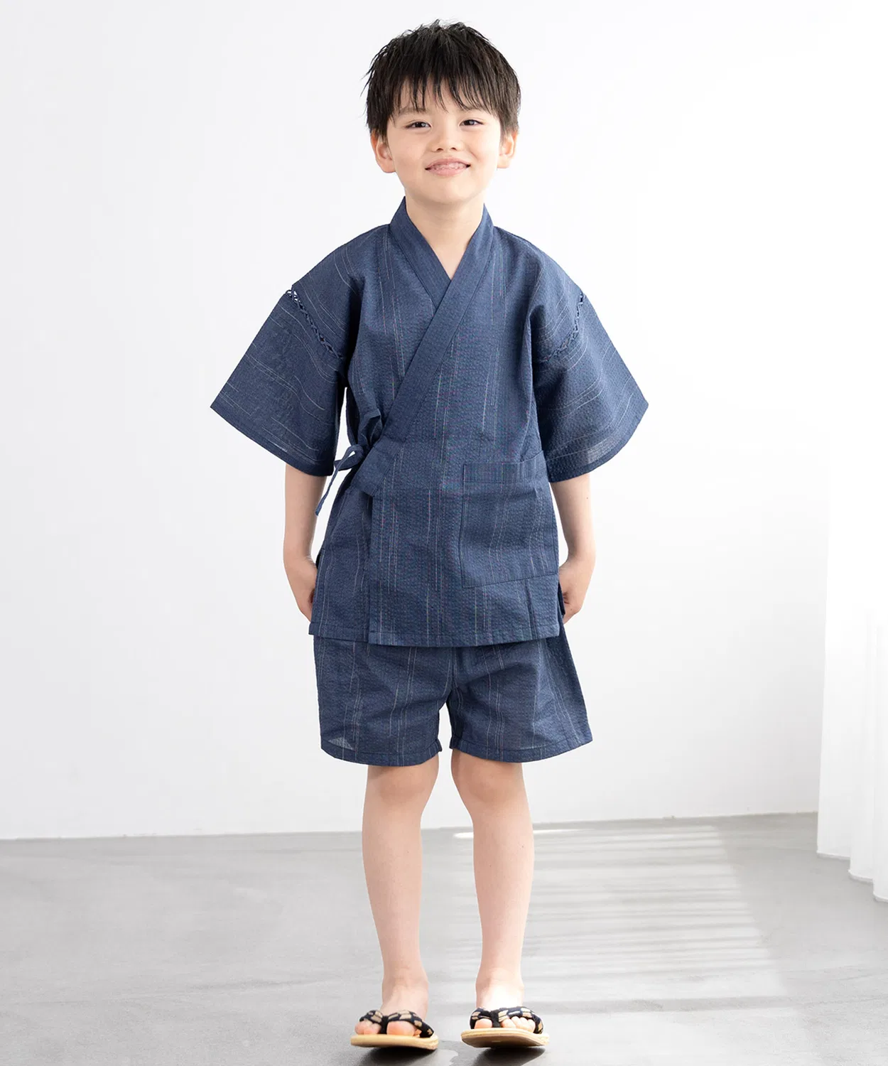 Детское кимоно Jinbei, синее, полосатое, из полиэстера и хлопка — фото 2