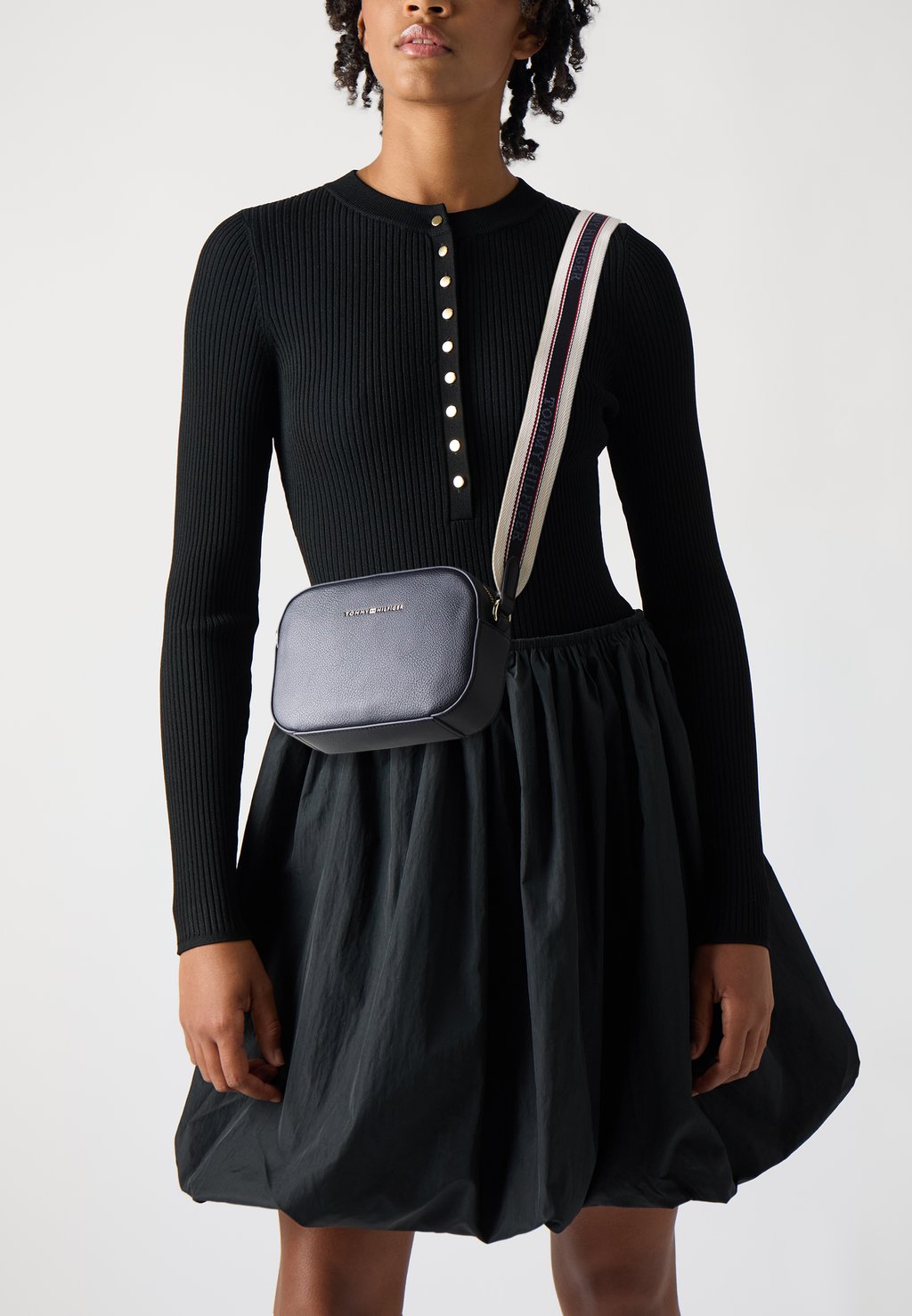

Сумка через плечо LOGOTAPE CAMERA BAG - Across body bag Tommy Hilfiger, синий