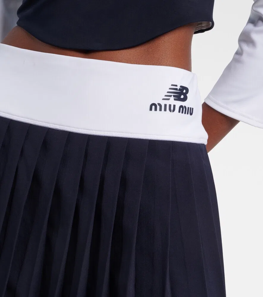 Мини-юбка из плиссированного трикотажа New Balance Miu Miu, синий — фото 4
