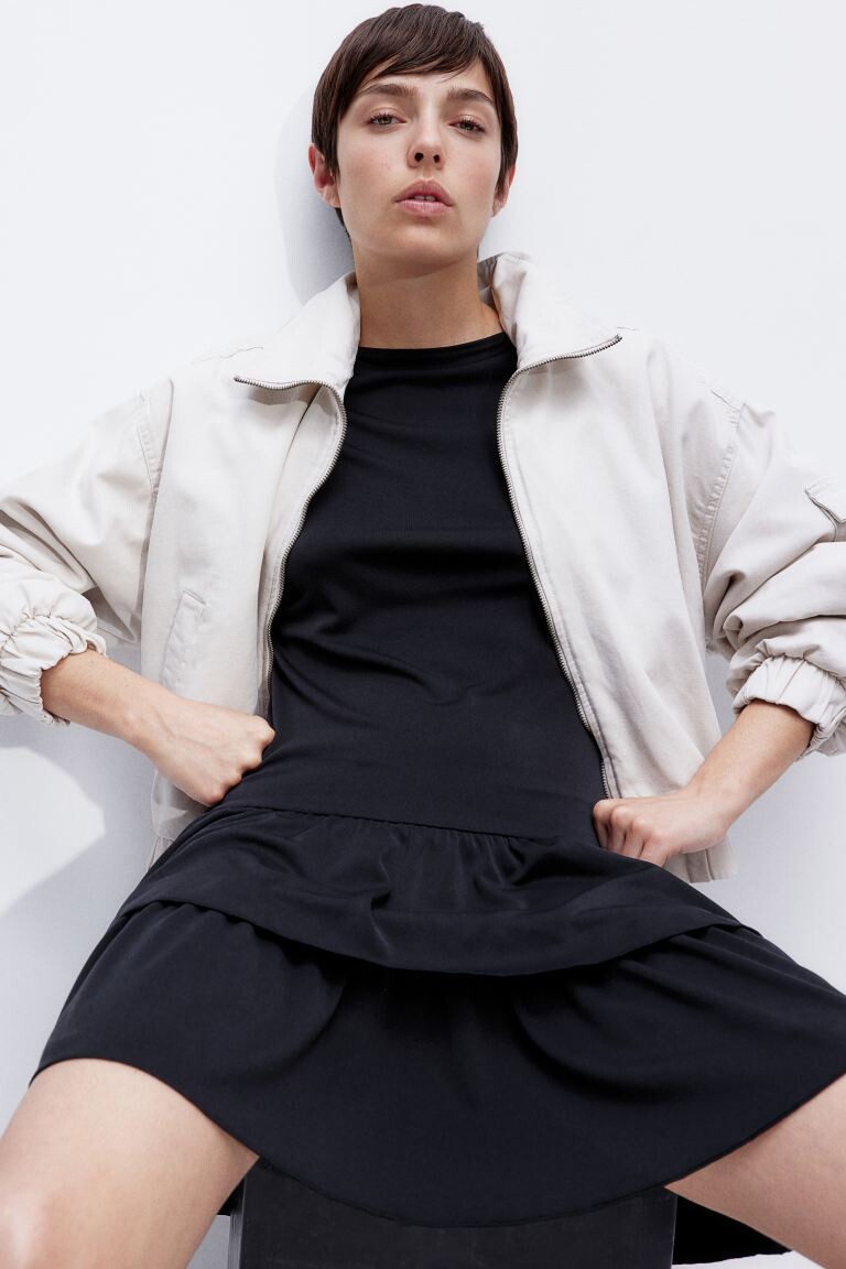 

Платье из джерси с многоярусной юбкой H&M, черный