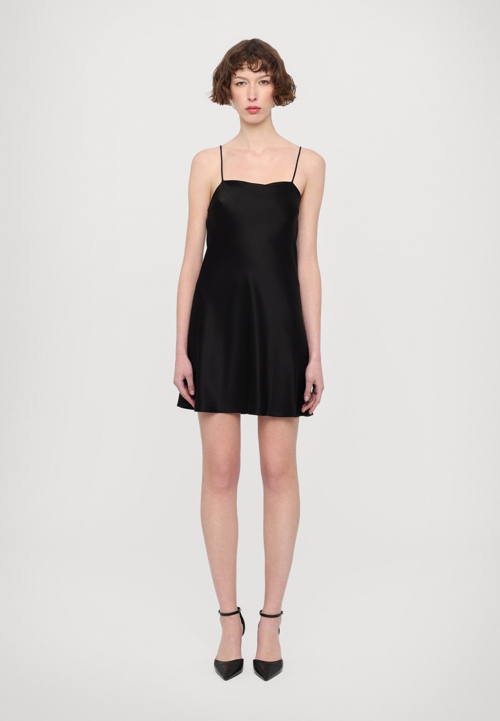 

Коктейльное/вечернее платье NOELIE COWL MINI DRESS Alice + Olivia, черный