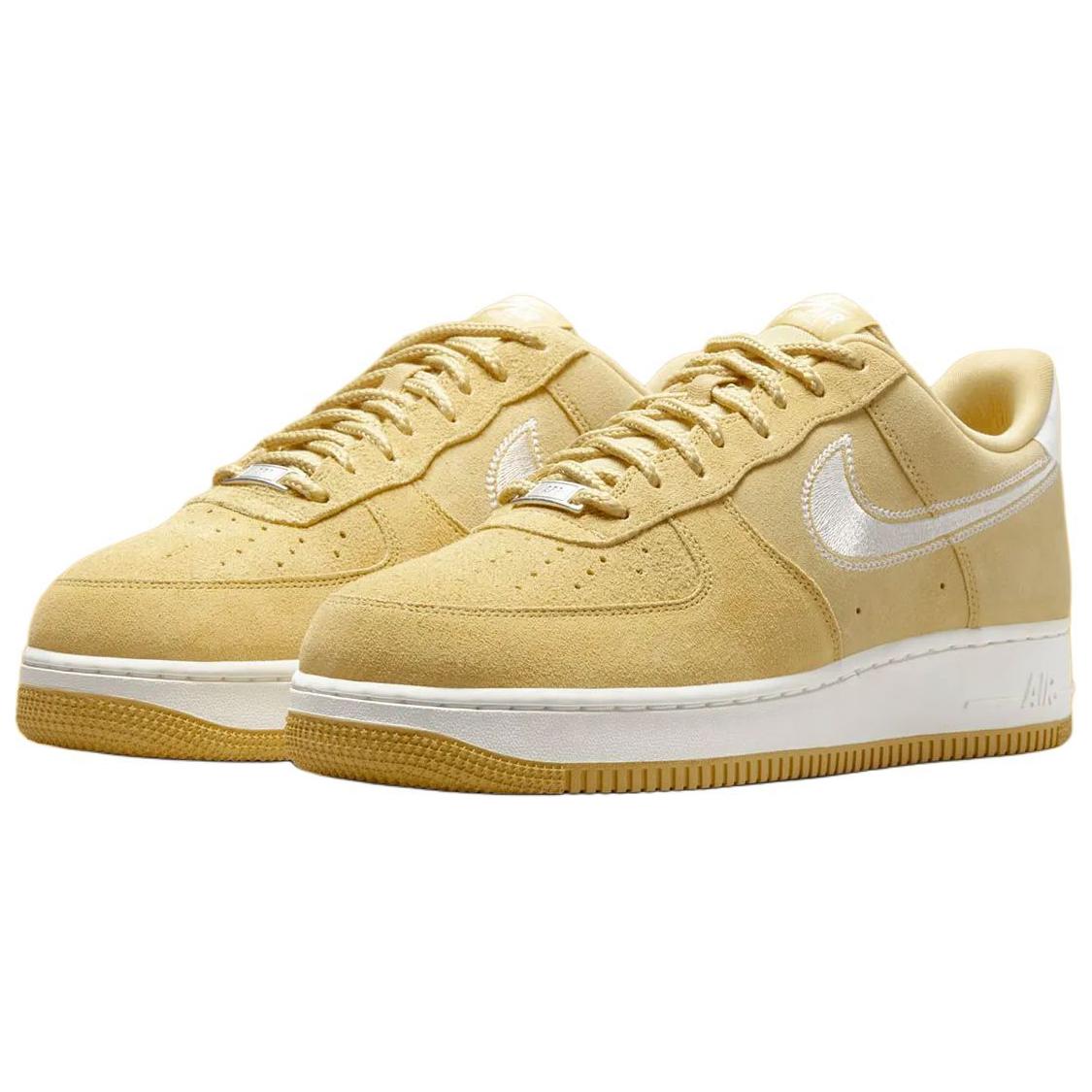 Футболка Nike Air Force 1 Low '07 LV8 Buff Gold Sail с вышитым логотипом Swoosh, светло-желтая — фото 2