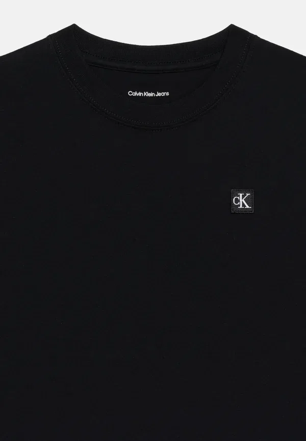 Футболка Calvin Klein Jeans Mini badge basic, черный — фото 3