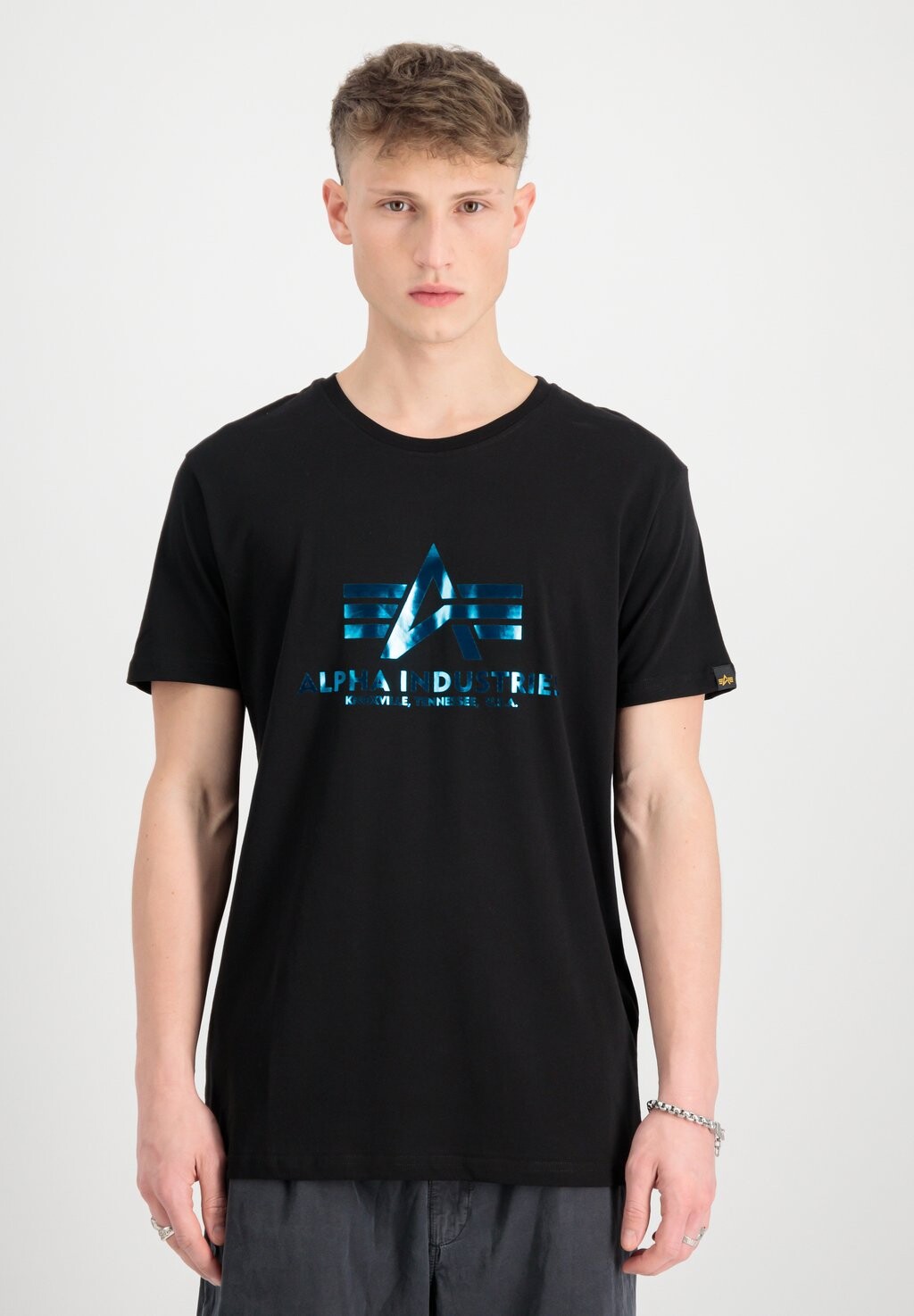 

Футболка с принтом FOIL Alpha Industries, черный