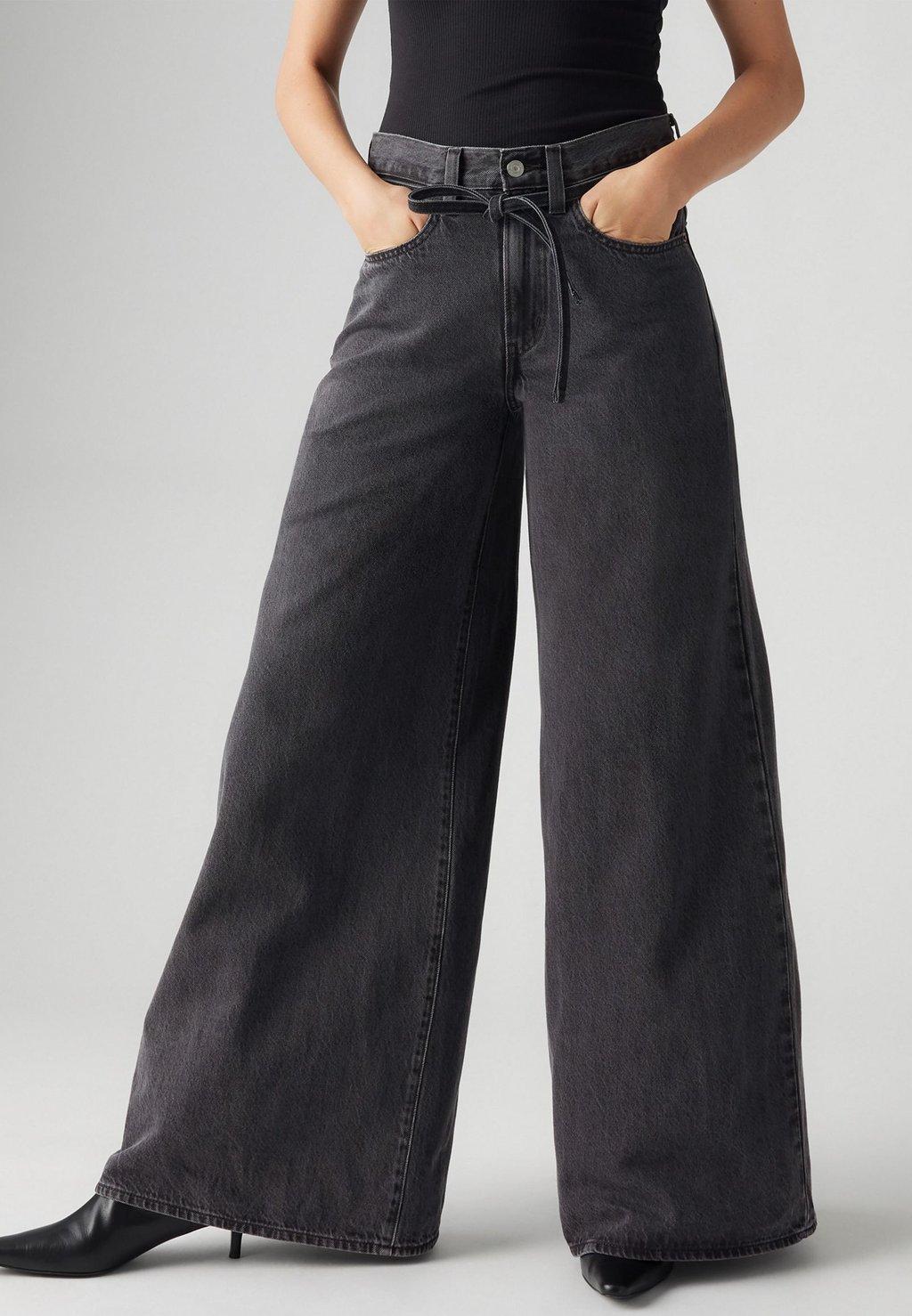 

Джинсы свободного кроя XL SUPERWIDE Levi's, деним