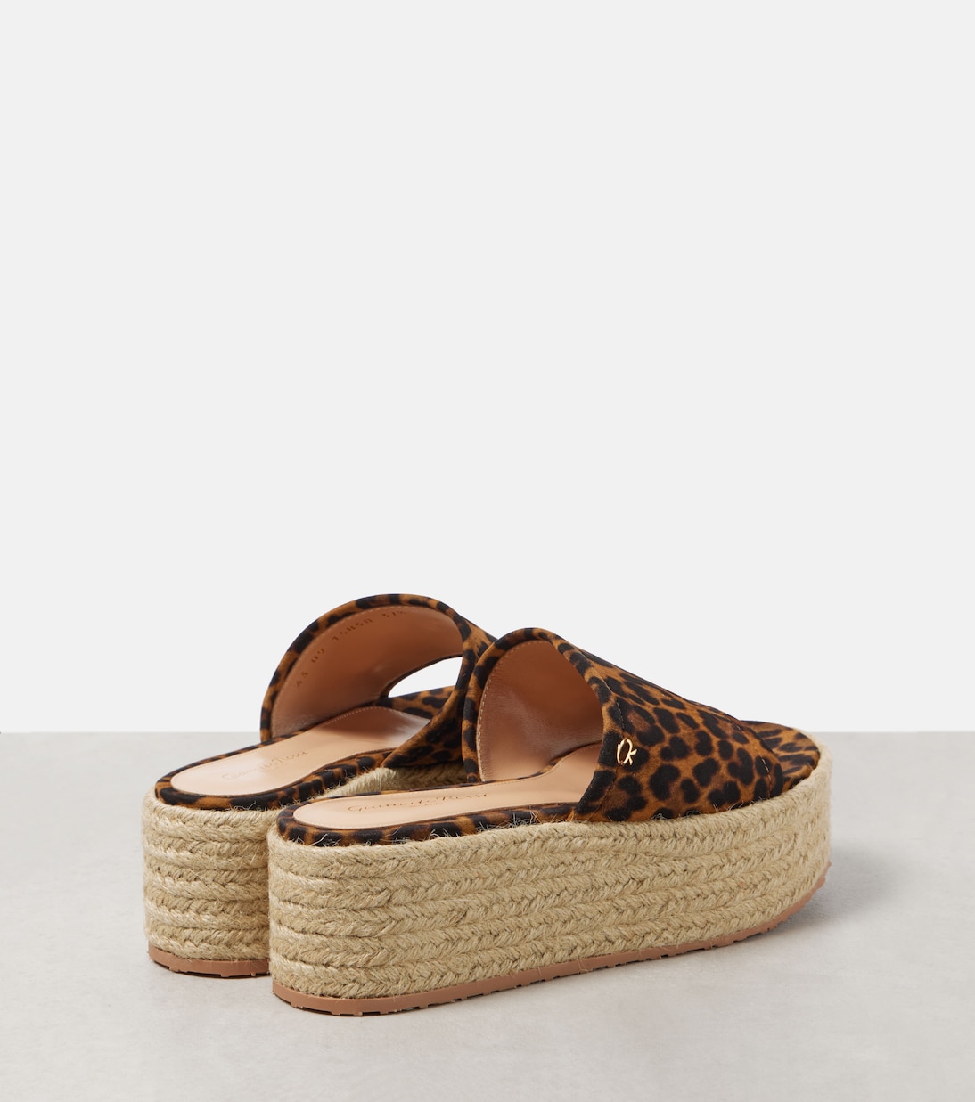 Замшевые шлепанцы-эспадрильи с леопардовым принтом Gianvito Rossi, Almond Leopard Print + Naturale — фото 2