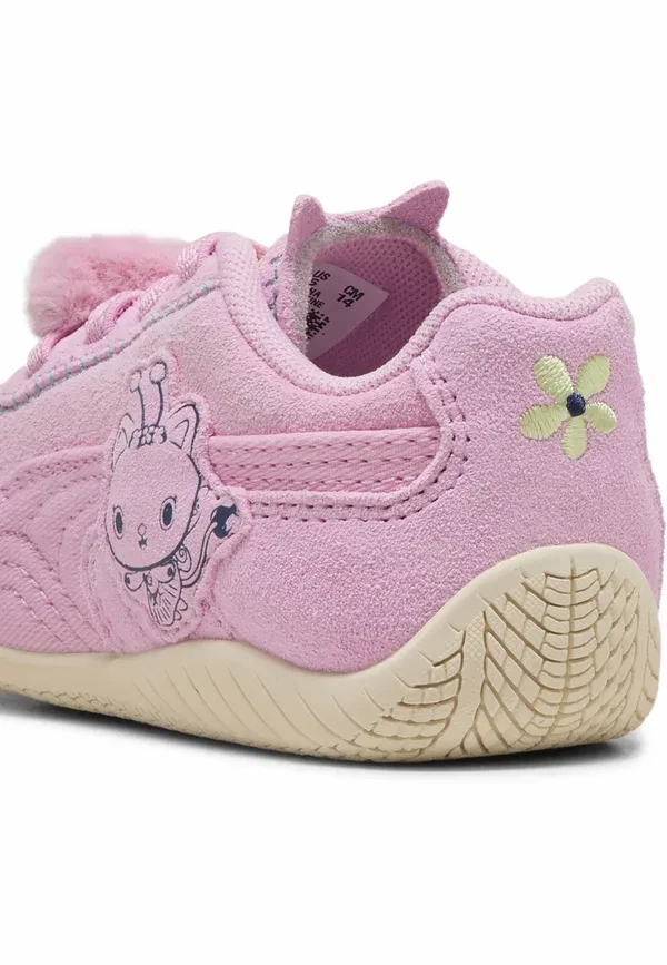 Обувь детская Puma X Gabby's Dollhouse Speedcat Sneakers Baby Shoes, розовый шиммер-альпийский снег — фото 4