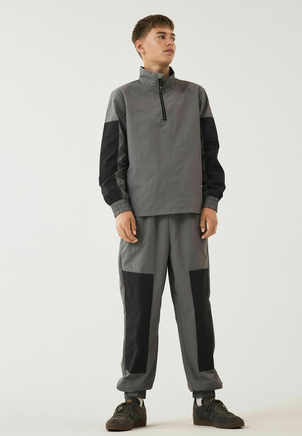 

Куртка демисезонная HALF-ZIP LMTD, цвет silent storm