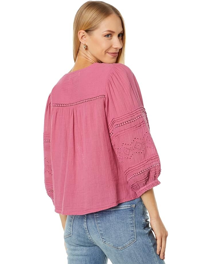 

Топ Lucky Brand Short Sleeve Eyelet Top, цвет Heather Rose