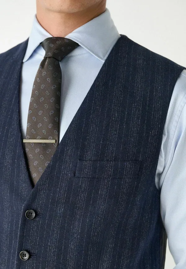 Жилет Regular fit striped blend waistcoat Next, темно-синий — фото 3