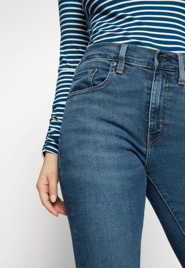 Джинсы скинни Levi's 721 High Rise Skinny Fit, синие — фото 4